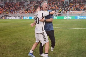 开云入口-技不如人该怎么踢？德国队向德国U17学着点！