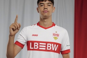 开云app-动作太慢，斯图加特中场恰托维奇转会萨尔茨堡交易压哨告吹