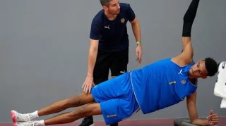 队报：文班以贾巴尔为模板科学增肌 名宿生涯长达20赛季