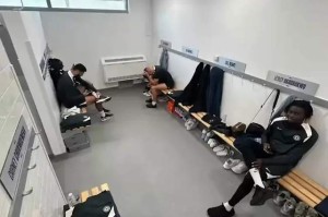 开云app-单独用餐更衣如厕！30岁斯特林陷入空前困境 坚信可重返英格兰队